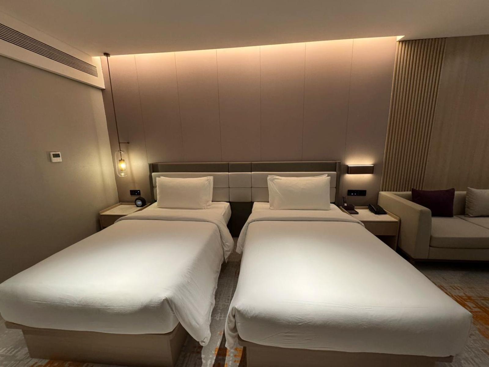 Elong Pik Hotel
