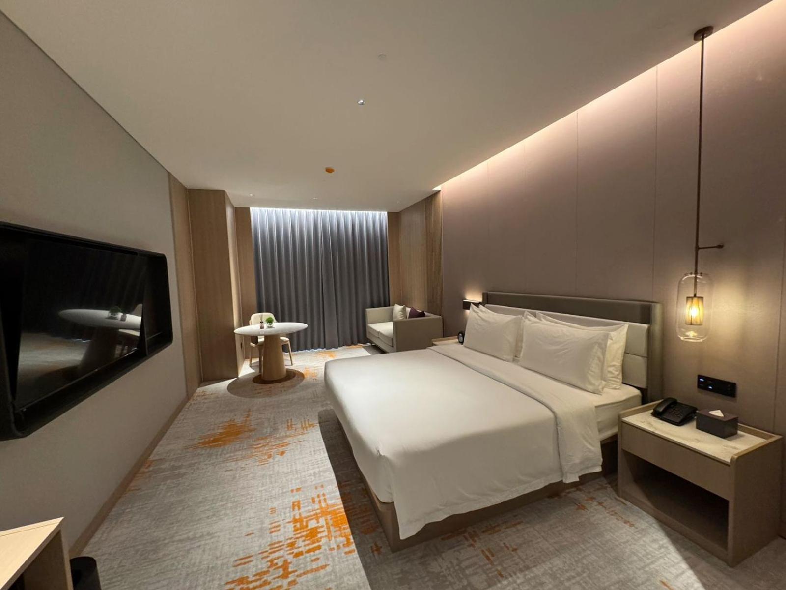 Elong Pik 4*